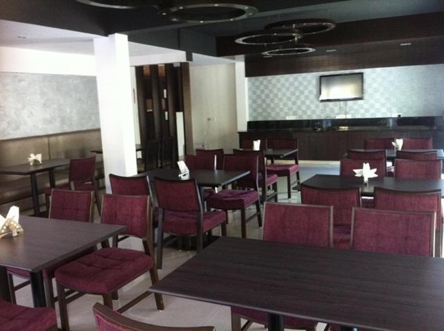 Oyster Airport Hotel Хидерабад Екстериор снимка